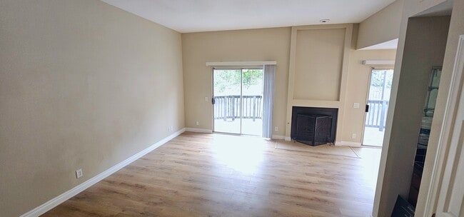 3800 Stocker St, Unit 28 in View Park, CA - Building Photo - Building Photo
