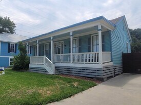 1409 Moody Ave in Galveston, TX - Building Photo