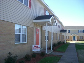 Amberwood Village in Dyersburg, TN - Building Photo - Building Photo