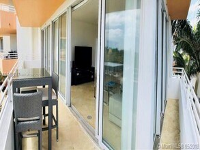 226 Ocean Dr in Miami Beach, FL - Building Photo - Building Photo