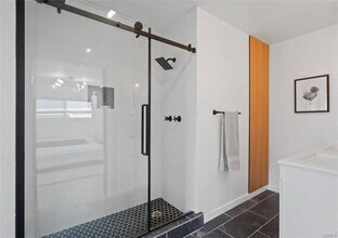 15040 Broadmoor St in Los Angeles, CA - Building Photo - Building Photo