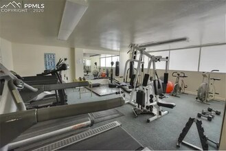 411 Lakewood Cir, Unit B1113 in Colorado Springs, CO - Building Photo - Building Photo