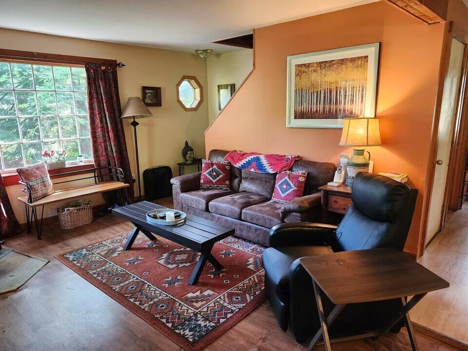 240 Chelsea Rd in Bradford, VT - Building Photo