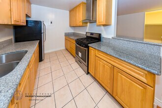 740 S. St. Andrews Pl. in Los Angeles, CA - Building Photo - Building Photo