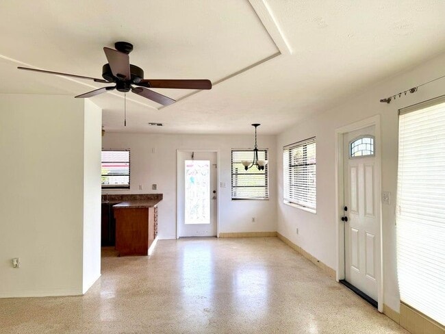 1121 NE 16th Terrace in Fort Lauderdale, FL - Foto de edificio - Building Photo