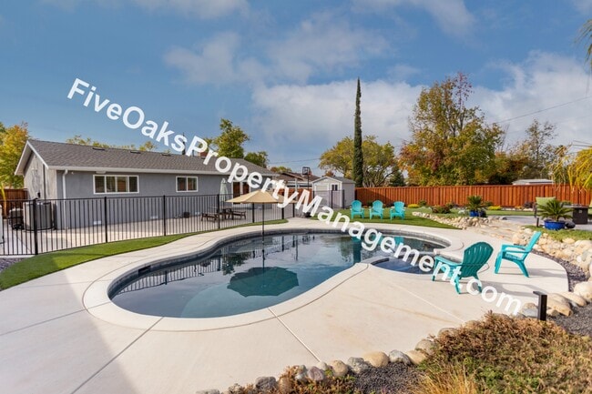 116 Coralie Way in Folsom, CA - Building Photo - Building Photo