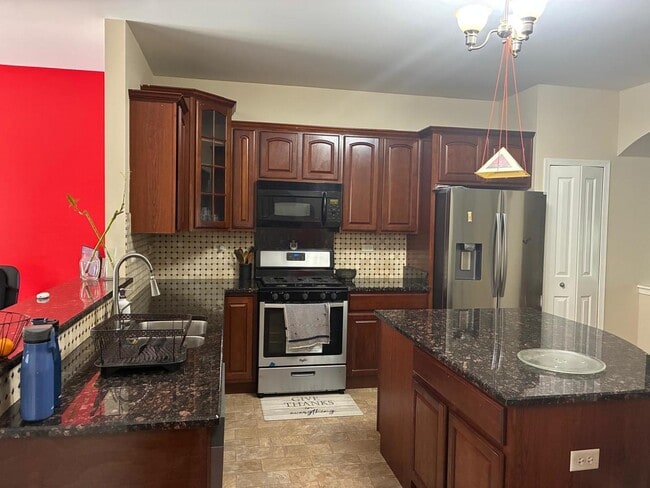 516 Grosvenor Ln in Aurora, IL - Building Photo - Building Photo