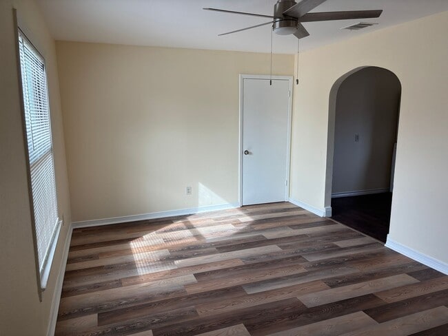 623 E Brockett St in Sherman, TX - Building Photo - Building Photo