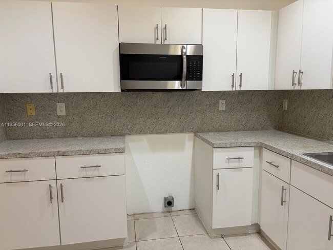 2916 NW 51st St in Miami, FL - Building Photo - Building Photo