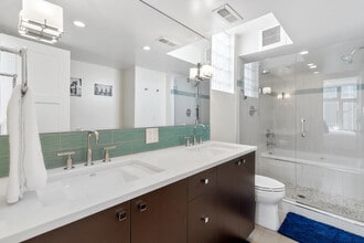 1819 Irving St in Denver, CO - Building Photo - Building Photo