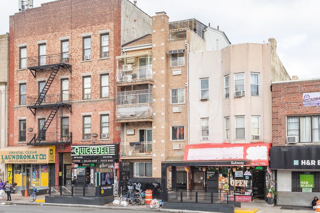 Lista Condo in Brooklyn, NY - Building Photo