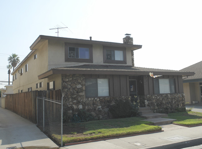 428 N Garfield Ave in Alhambra, CA - Building Photo - Building Photo