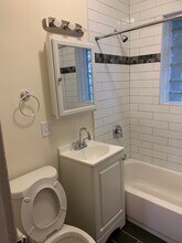 2110 N Saint Louis Ave, Unit 2 in Chicago, IL - Building Photo - Building Photo