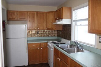 69 Academy St in Poughkeepsie, NY - Building Photo - Building Photo