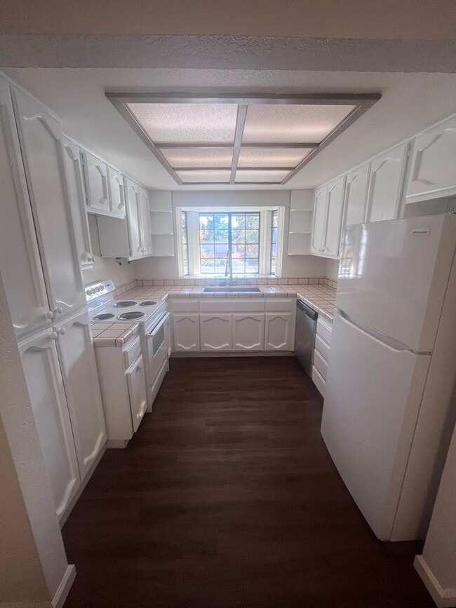 5829 San Juan Ave in Citrus Heights, CA - Building Photo - Building Photo