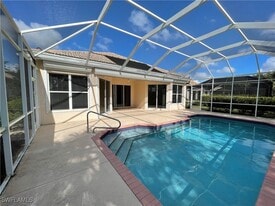 6474 Waverly Green Way in Naples, FL - Building Photo