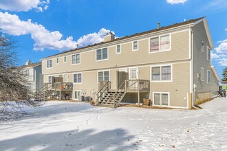 2725 Rainbow Ave in Bloomington, IL - Foto de edificio - Building Photo