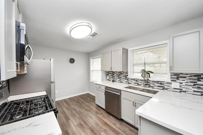 property at 3111 Tanglebriar Dr