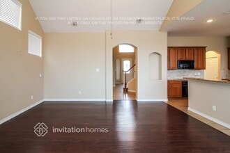 908 Evergreen Ln in Burleson, TX - Foto de edificio - Building Photo