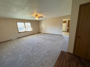 5215 Cantrell Ct in Springfield, IL - Building Photo - Building Photo