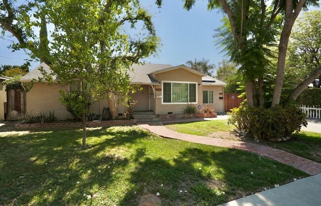 property at 6946 Texhoma Ave