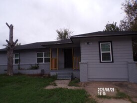2308 NW Ozmun Ave in Lawton, OK - Building Photo