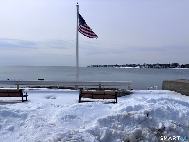 160 Aimes Dr in West Haven, CT - Building Photo - Building Photo