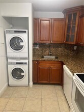 1901 Brickell Ave in Miami, FL - Building Photo - Building Photo