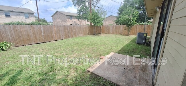 2805 Sprucewood St in Bryan, TX - Building Photo - Building Photo
