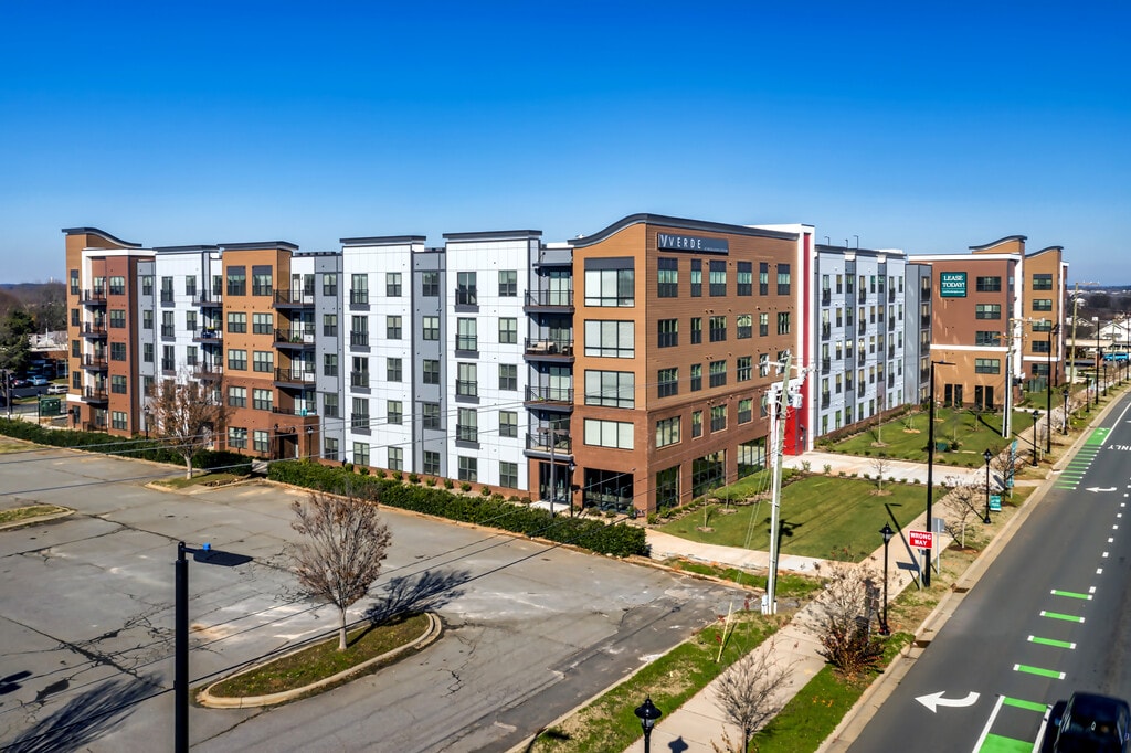 Verde at McCullough Station Charlotte, NC Apartments