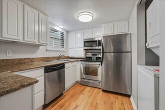 517 E Jefferson St in Tallahassee, FL - Building Photo - Building Photo