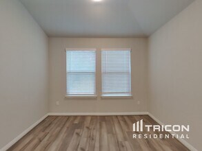 13508 Paxton Blvd in Saint Hedwig, TX - Building Photo - Building Photo