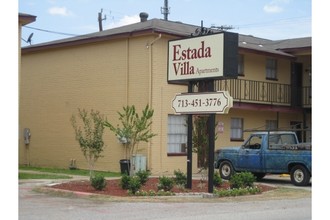 Estada Villa in Houston, TX - Building Photo - Building Photo