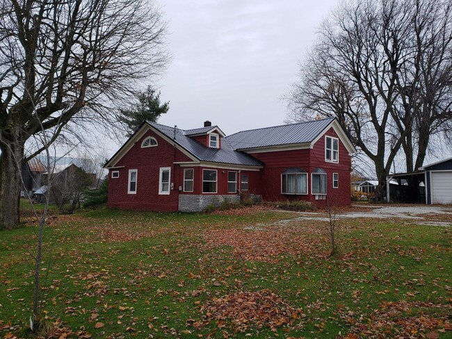 983 US HWY 11 in Gouverneur, NY - Building Photo - Building Photo