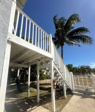 529 Revere Rd in West Palm Beach, FL - Foto de edificio - Building Photo