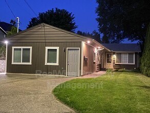4406A SE 36th Pl in Portland, OR - Building Photo - Building Photo