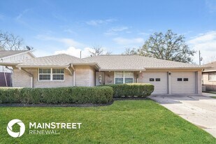 6123 Newquay St in Houston, TX - Building Photo