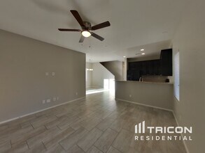 7600 Tiffany Lamp Ct in Las Vegas, NV - Building Photo - Building Photo