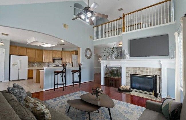 2611 S Breeze Dr in Manvel, TX - Building Photo - Building Photo