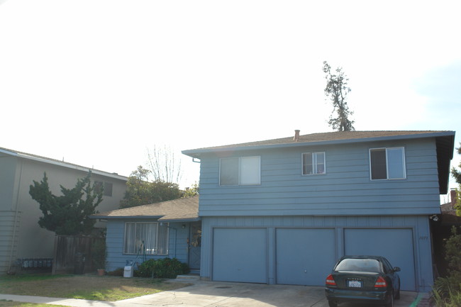 1071 Topaz Ave in San Jose, CA - Building Photo - Building Photo