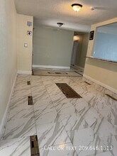 1525 Griffith Pl in Tracy, CA - Building Photo - Building Photo
