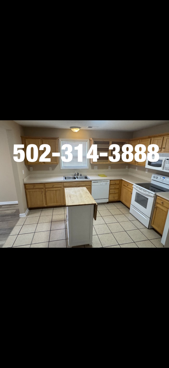 54 Gray Hawk Dr, Unit 54 Gray Hawk Drive in Shelbyville, KY - Building Photo - Building Photo