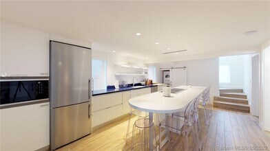 1460 Ocean Dr-Unit -210/311 in Miami Beach, FL - Building Photo - Building Photo