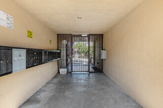 3900 Nicolet Ave in Los Angeles, CA - Foto de edificio - Building Photo