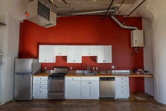 247 4th St, Unit 301 in Oakland, CA - Foto de edificio - Building Photo