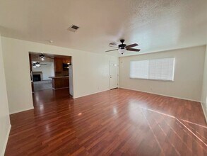 3224 Erie Ave in Merced, CA - Foto de edificio - Building Photo