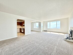 5009 Palmetto Ave in Pacifica, CA - Foto de edificio - Building Photo