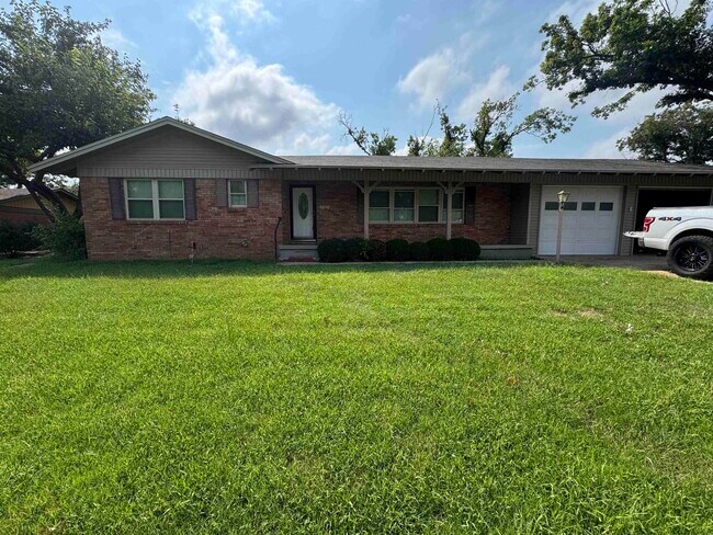 1516 Rita Ln in Iowa Park, TX - Building Photo - Building Photo