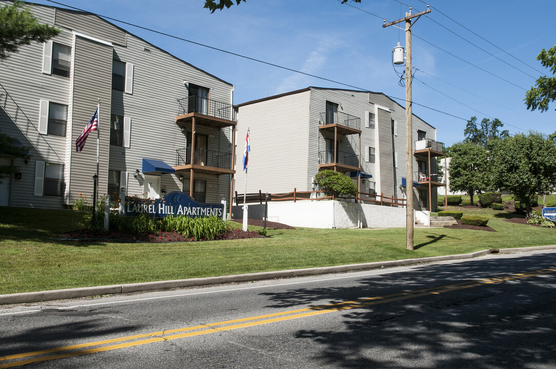 Laurel Hill Apartments in Lindenwold, NJ - Building Photo