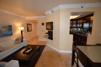 230 E Flamingo Rd, Unit 230 in Las Vegas, NV - Foto de edificio - Building Photo